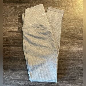 Vitality (balance athletica) | size small | linear pant | color - still (grey)